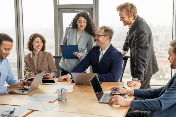 1VS4rqmVM tGutU3ww4A5jo7tdFyVLk43